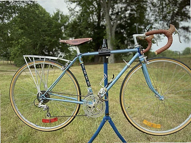Trek 610 Vintage Touring Bike, steel frame, 12 speed, Suntour Vx, Shimano 600