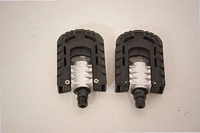 XERAMA Folding Bicycle Pedals Reflective Alloy & Resin 9/16 Black FP6